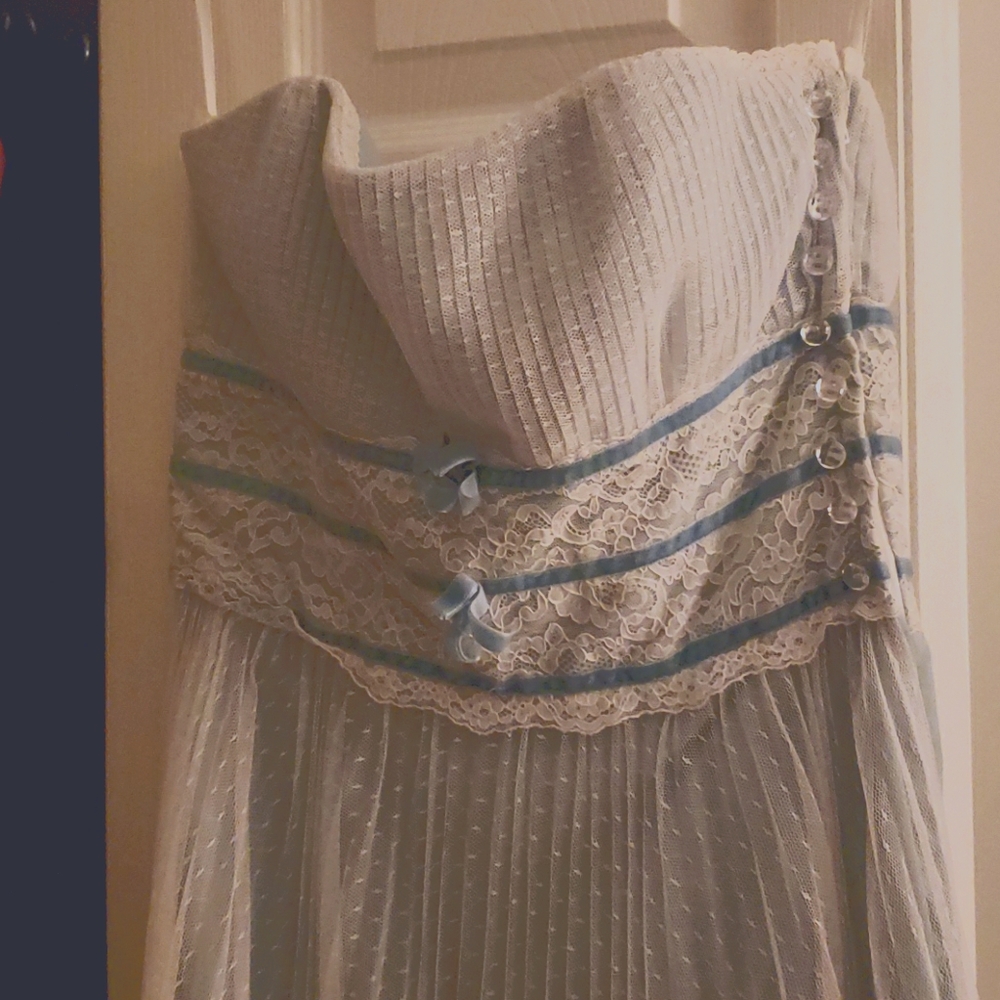 A cocktail dress 👗